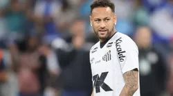 Neymar Junior, jogador do Santos, durante aquecimento antes da partida contra o Cruzeiro no estadio Mineirao pelo campeonato Brasileiro A 2025. Foto: Gilson Lobo/AGIF