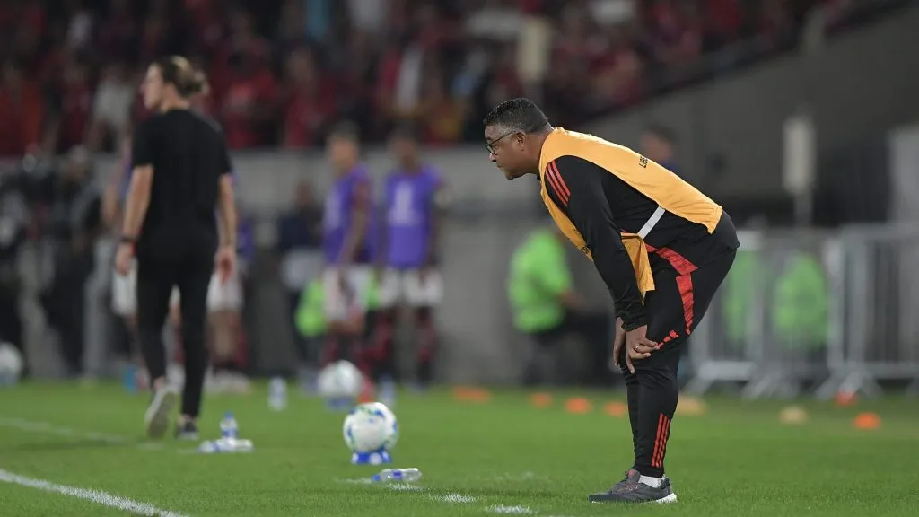 Roger Machado projeta confronto decisivo contra o Flamengo na Libertadores – Foto: Thiago Ribeiro/AGIF