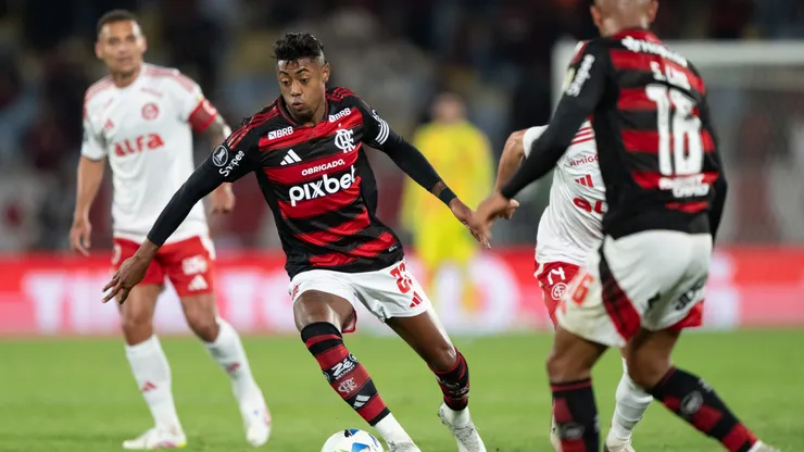 Disputa envolvendo Bruno Henrique, Samuel Lino e Alan Patrick