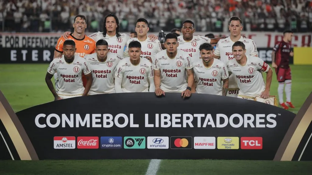 Universitario pela Libertadores. (Photo by Daniel Apuy/Getty Images)