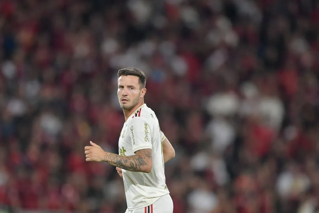 RJ – RIO DE JANEIRO – 31/07/2025 – COPA DO BRASIL 2025, FLAMENGO X ATLETICO-MG – Saul jogador do Flamengo durante partida contra o Atletico-MG no estadio Maracana pelo campeonato Copa Do Brasil 2025. Foto: Thiago Ribeiro/AGIF