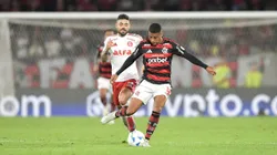 Internacional e Flamengo medirão forças em duelo válido pelo Brasileirão Betano. Foto: Thiago Ribeiro/AGIF.