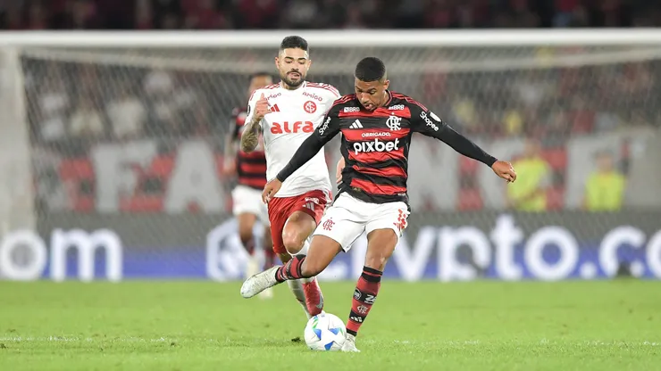 Internacional e Flamengo medirão forças em duelo válido pelo Brasileirão Betano. Foto: Thiago Ribeiro/AGIF.