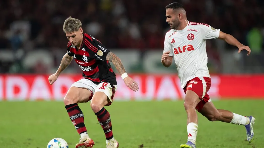 Thiago Maia em ação contra o Flamengo – Foto: Jorge Rodrigues/AGIF