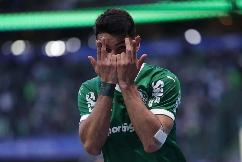 Flaco Lopez jogador do Palmeiras comemora seu gol durante partida contra o Ceara no estadio Arena Allianz Parque pelo campeonato Brasileiro A 2025. Foto: Ettore Chiereguini/AGIF