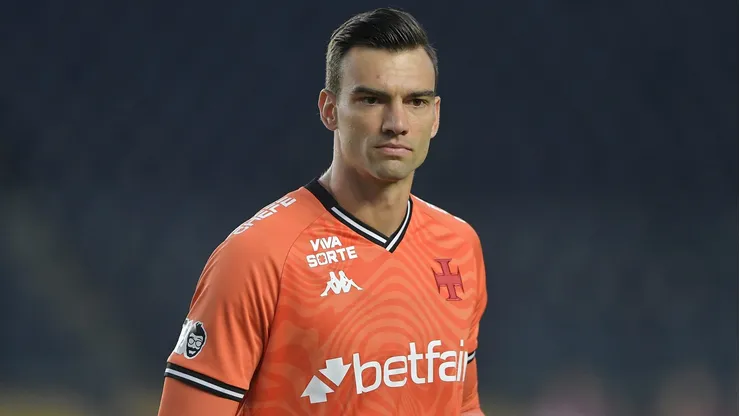 Leo Jardim jogador do Vasco durante partida contra o Gremio no estadio Sao Januario pelo campeonato Brasileiro A 2025. Foto: Thiago Ribeiro/AGIF