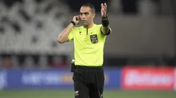 O arbitro Davi de Oliveira Lacerda durante partida entre Botafogo e Sao Paulo no estadio Engenhao pelo campeonato Brasileiro A 2025. Foto: Thiago Ribeiro/AGIF