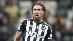 Lyanco deixou o gramado sentindo dores na perna