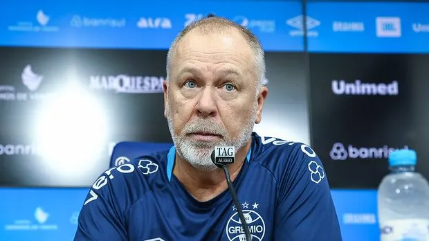 Mano Menezes pode ser demitido no Grêmio. FOTO: LUCAS UEBEL/GREMIO FBPA