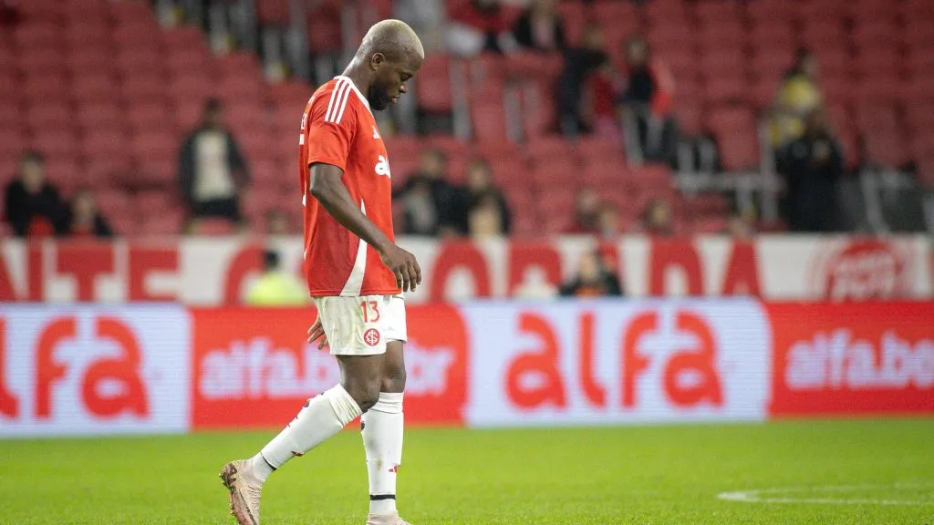 Enner Valencia em partida do Colorado. O atacante ‘esqueceu’ o caminho do gol – Foto: Maxi Franzoi/AGIF