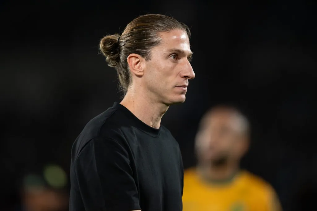 RJ – RIO DE JANEIRO – 09/08/2025 – BRASILEIRO A 2025, FLAMENGO X MIRASSOL – Filipe Luis tecnico do Flamengo durante partida contra o Mirassol no estadio Maracana pelo campeonato Brasileiro A 2025. Foto: Jorge Rodrigues/AGIF