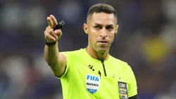 MG - BELO HORIZONTE - 01/06/2025 - BRASILEIRO A 2025, CRUZEIRO X PALMEIRAS - O arbitro Rodrigo Jose Pereira de Lima durante partida entre Cruzeiro e Palmeiras no estadio Mineirao pelo campeonato Brasileiro A 2025. Foto: Gilson Lobo/AGIF