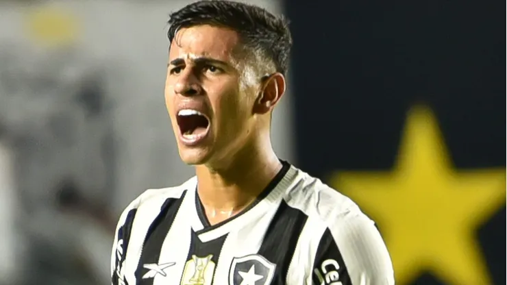 Zagueiro decidiu abrir o jogo - Foto: Jota Erre/AGIF.