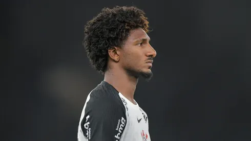 Talles volta ao banco contra o Bahia