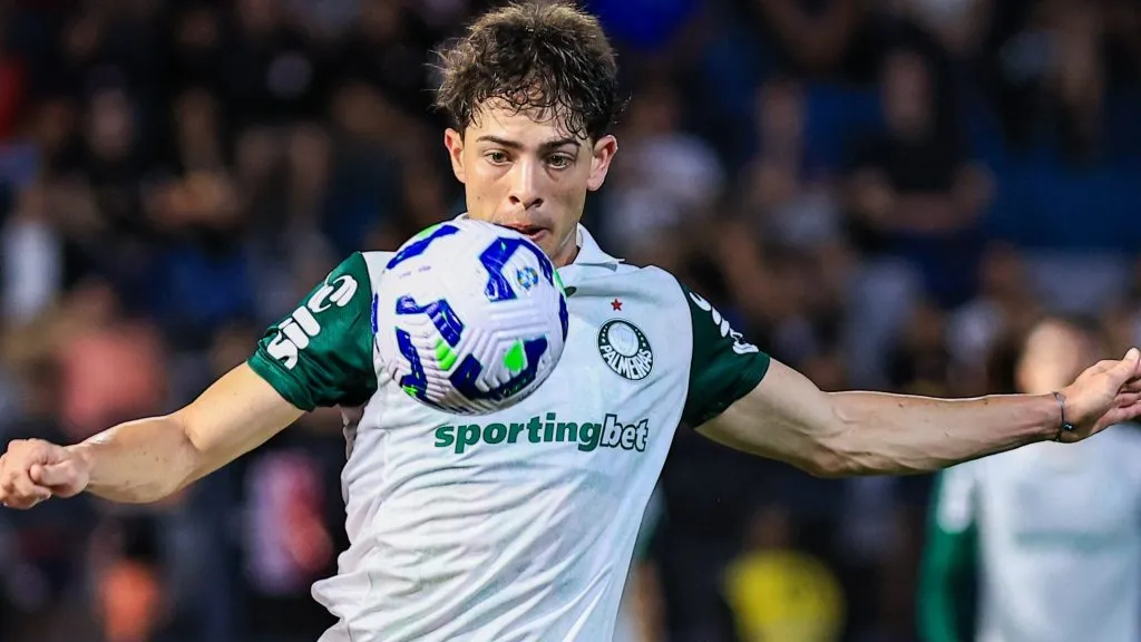 Giay durante partida. Foto: Fabio Giannelli/AGIF