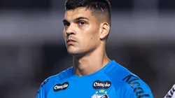 Gabriel Brazão durante partida entre Santos e Atlético-MG, na Vila Belmiro, pelo Brasileirão. - Foto: AGIF