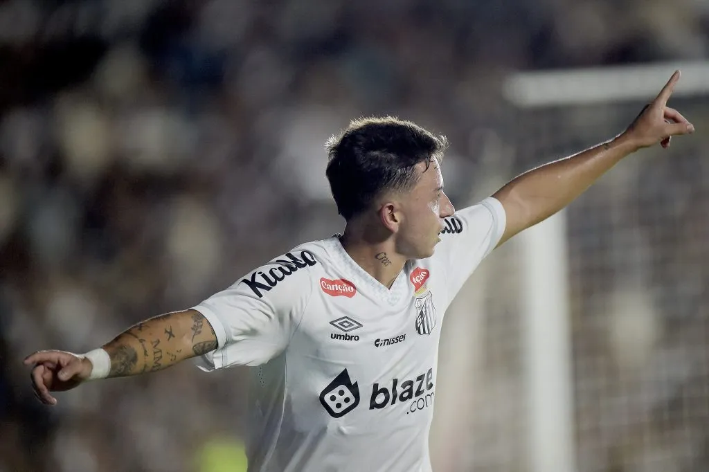 Barreal após marcar um gol, no São Januário. Foto: Alexandre Loureiro/AGIF