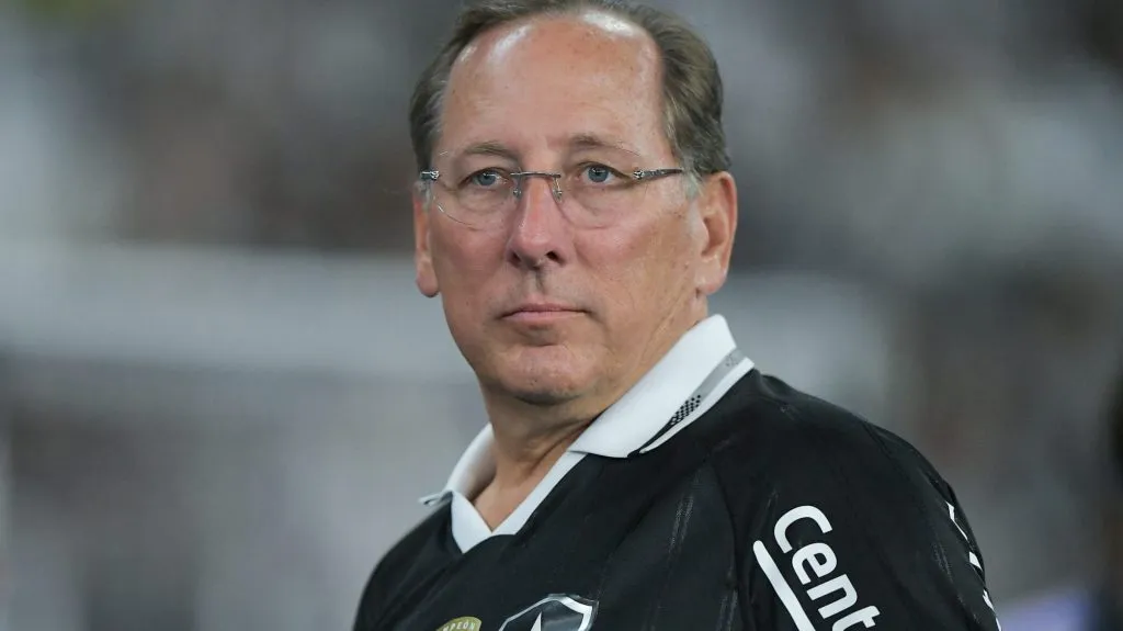 John Textor durante partida. Foto: Thiago Ribeiro/AGIF