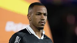Marlon Freitas em jogo contra o Bragantino