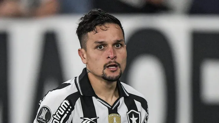 Artur em ação diante da LDU.