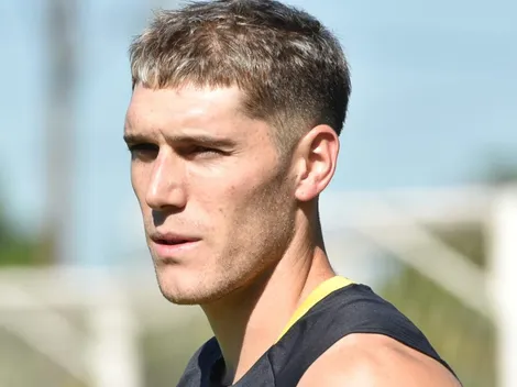 Cléber Xavier barra Rollheiser em treinamento para Santos X Vasco