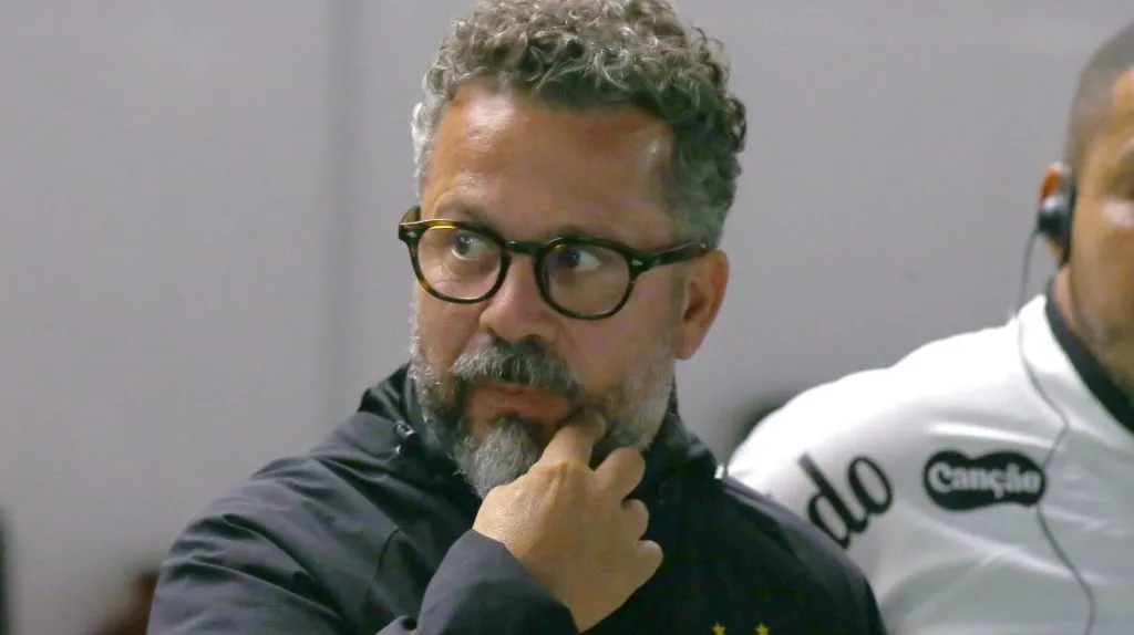 Cléber Xavier durante partida. Foto: Mauricio De Souza/AGIF