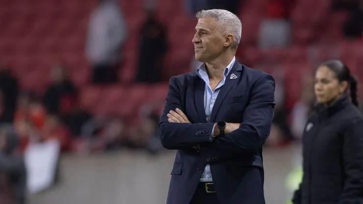 Hernán Crespo deve colocar Luciano como 9 até o fim da temporada. Foto: técnico do São Paulo. Foto: Maxi Franzoi/AGIF.