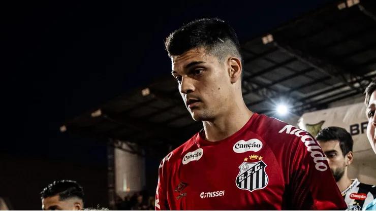 Gabriel Brazão em partida pelo Santos. Foto: Raul Baretta/ Santos FC