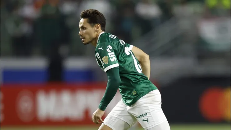 Palmeiras ajusta time com Bruno Fuchs de volta