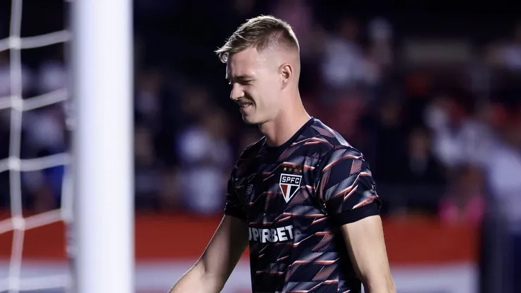 Young estreou no profissional do São Paulo