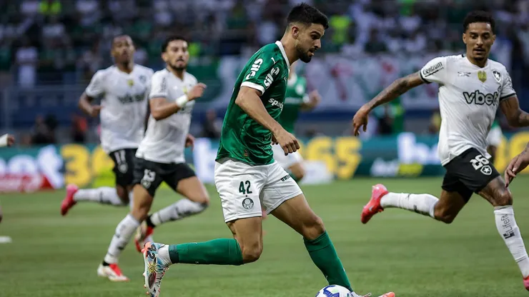 Flaco López jogador do Palmeiras durante partida contra o Botafogo - Foto: Fabio Giannelli/AGIF