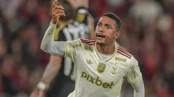 Samuel Lino vem tendo atuações regulares no Flamengo