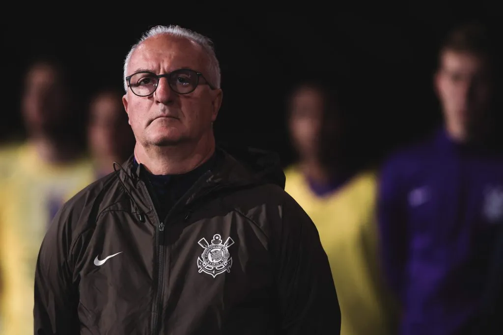 Dorival Junior técnico do Corinthians durante partida contra o Bahia – Foto: Ettore Chiereguini/AGIF