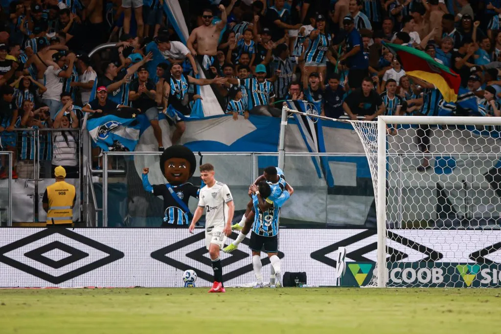 Edenilson jogador do Gremio comemora seu gol – Foto: Maxi Franzoi/AGIF