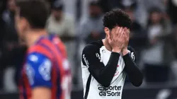 Gustavo Henrique lamentando chance perdida durante partida na Neo Química Arena, pelo Brasileirão.