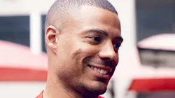 De La Cruz durante embarque do elenco para Porto Alegre