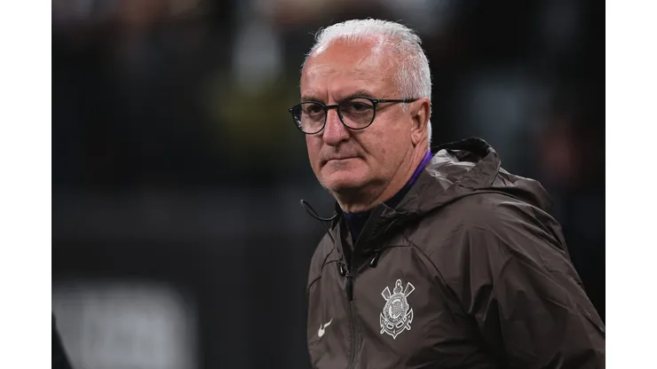 Dorival Júnior é conhecido pelo alto aproveitamento em competições mata-mata - Foto: Ettore Chiereguini/AGIF.