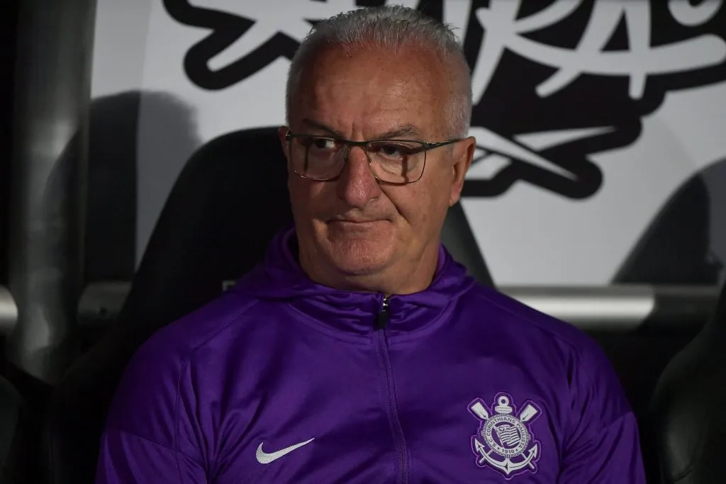Dorival lembra trabalho no Flamengo e defende desempenho no Corinthians. Foto: Thiago Ribeiro/AGIF