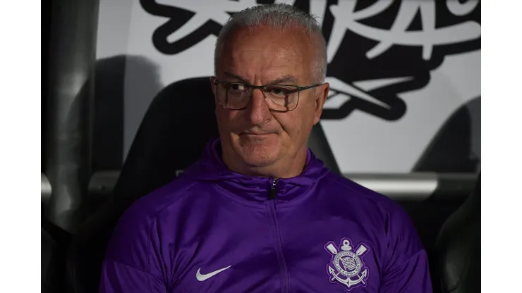 Dorival lembra trabalho no Flamengo e defende desempenho no Corinthians. Foto: Thiago Ribeiro/AGIF