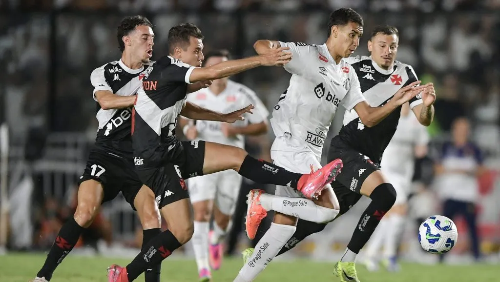 Jogo entre Santos e Vasco. Foto: Thiago Ribeiro/AGIF
