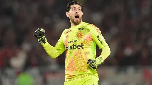 Agustín Rossi vira herói na Copa Libertadores pelo Flamengo. Thiago Ribeiro/AGIF