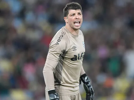 Tiago Volpi recebe apelido “chama golaço” da torcida do Grêmio
