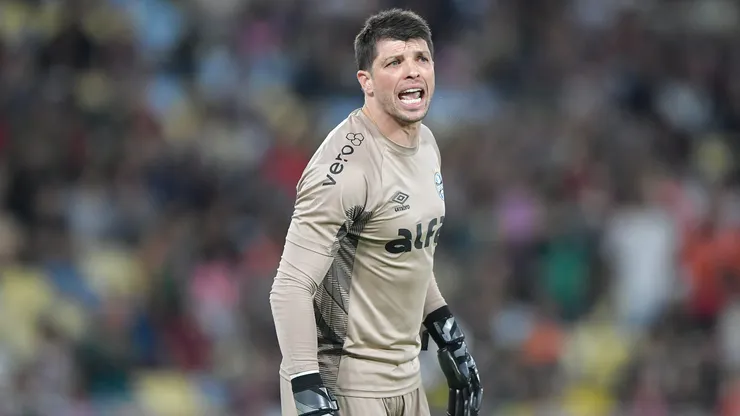 Tiago Volpi foi criticado pelos torcedores nas redes sociais.. Foto: Thiago Ribeiro/AGIF