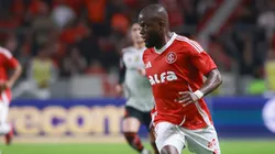 Colorado foi derrotado em casa - Foto: Maxi Franzoi/AGIF.