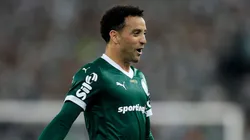 Felipe Anderson, meia-atacante do Palmeiras em partida pelo campeonato brasileiro
