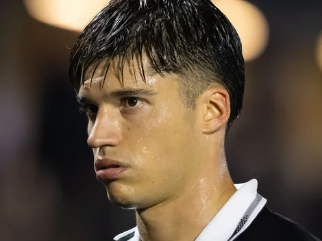 Torcida do Botafogo reclama de pênalti não marcado em Correa