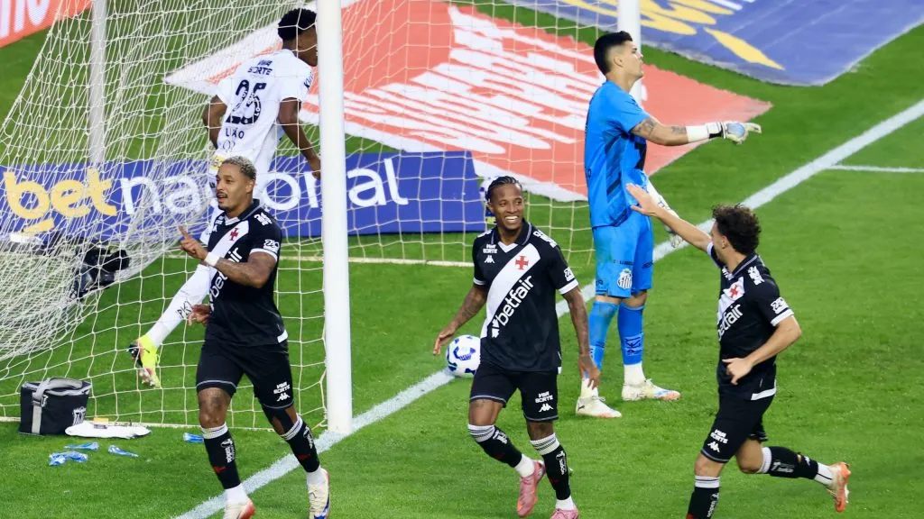 Vasco goleou o Santos no Morumbis – Foto: Marcello Zambrana/AGIF