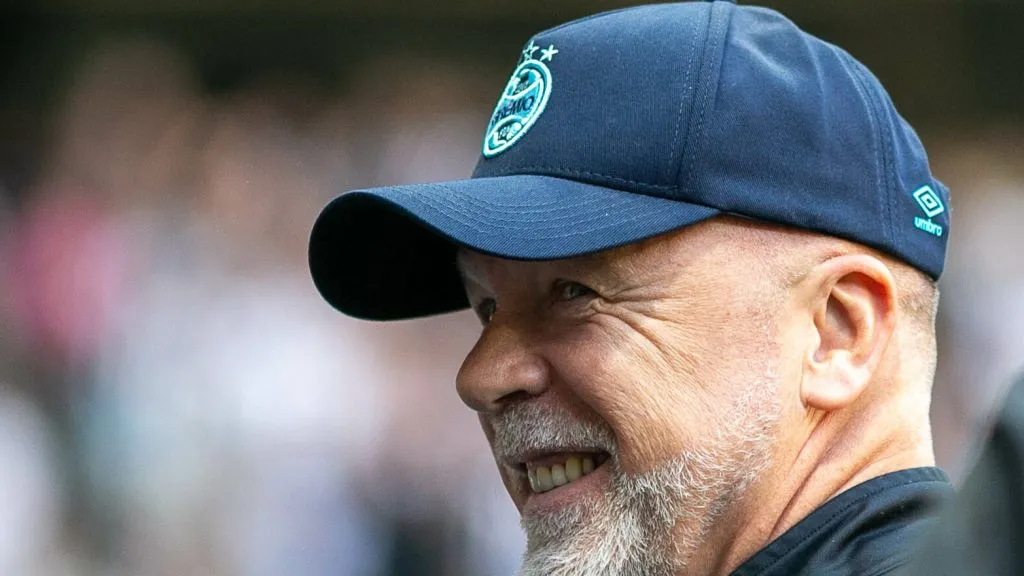 Mano Menezes no Grêmio. Foto: Fernando Moreno/AGIF