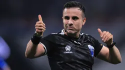 Piero Maza irá comandar Palmeiras x Universitario - Foto: Ettore Chiereguini/AGIF