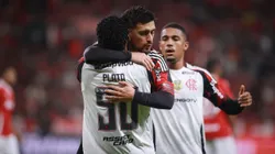 Jogadores do Flamengo comemoram um dos gols marcados contra o Internacional. Foto: Maxi Franzoi/AGIF.
